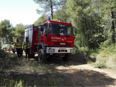 Apaguen un incendi a la serra de les Rovires de Cardona