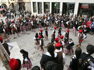 Les Caramelles de Cardona celebren l'arribada de la Pasqua